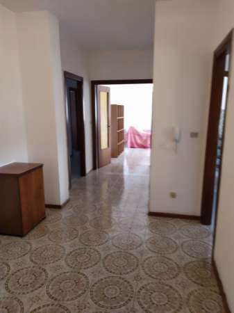 Foto Ampio appartamento a  Nuoro - Zona Centrale -