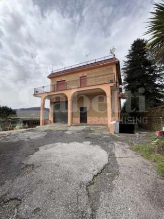 Foto Appartamento - Palestrina . Rif.: Cod. rif 3216862VRG