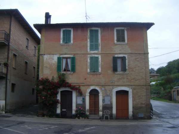 Foto Appartamento a Papiano di Marsciano, PG, centro storico.