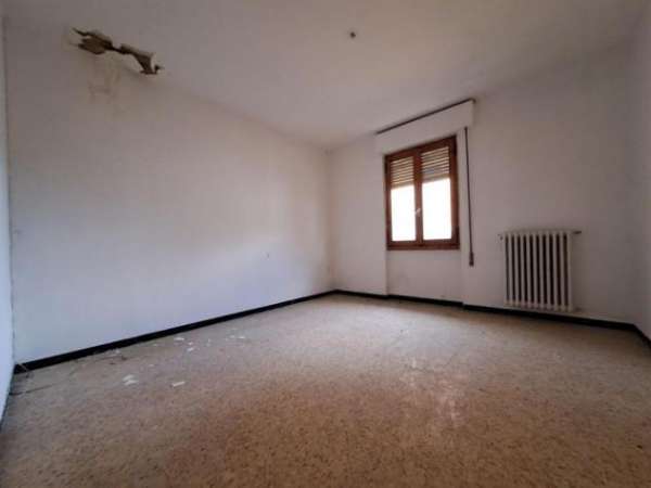 Foto Appartamento Ad Ambra In Piccola Palazzina Rif. A220