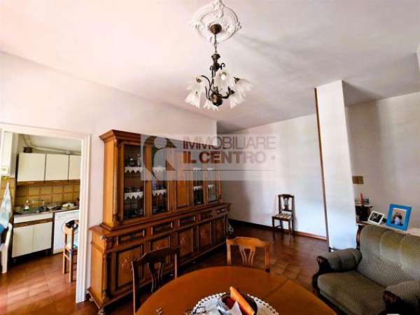 Foto Appartamento con balcone