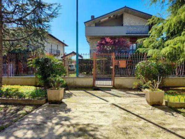 Foto APPARTAMENTO CON GIARDINO COLOGNO AL SERIO