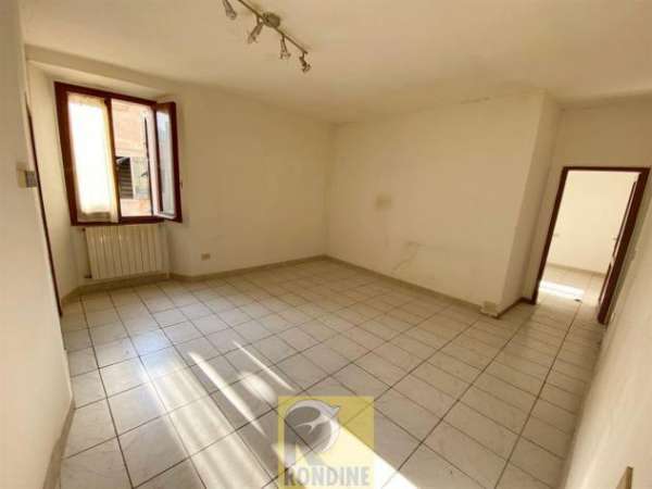 Foto Appartamento con ingresso comune a sole 2 unit