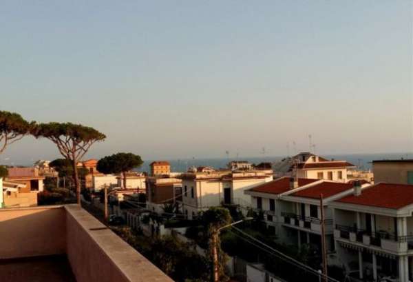 Foto Appartamento con mansarda a Anzio