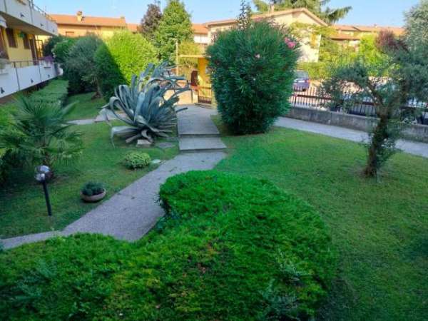 Foto APPARTAMENTO di 1 vani e di 40 mq (DESENZANO DEL GARDA) rif. DE486