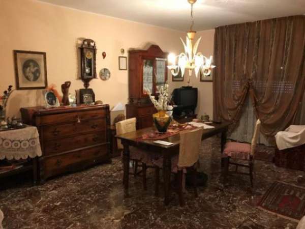 Foto Appartamento di 120 m con 3 locali e box auto doppio in vendita a Carpi