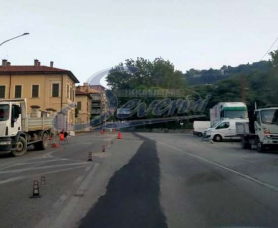 Foto Appartamento di 120 m con 4 locali e box auto in vendita a Como