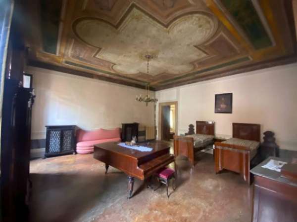 Foto Appartamento di 183 m con 5 locali in vendita a Venezia