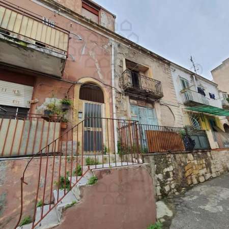 Foto APPARTAMENTO di 3 vani e di 60 mq (MESSINA) rif. 2VS16104