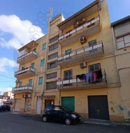 Foto APPARTAMENTO di 3 vani e di 75 mq (MESSINA) rif. 2VS17166