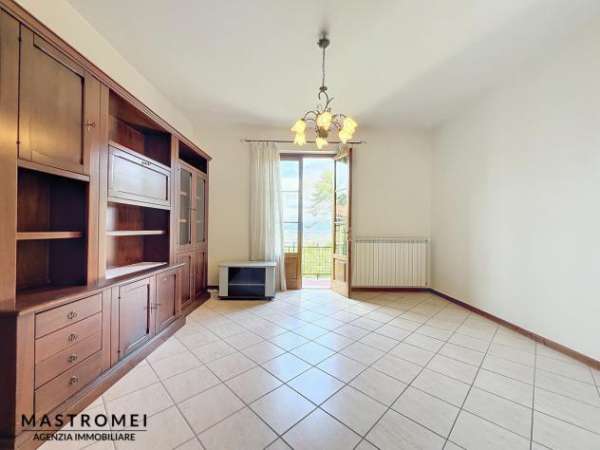 Foto APPARTAMENTO di 4 vani e di 90 mq (MONTECARLO) rif. 3509