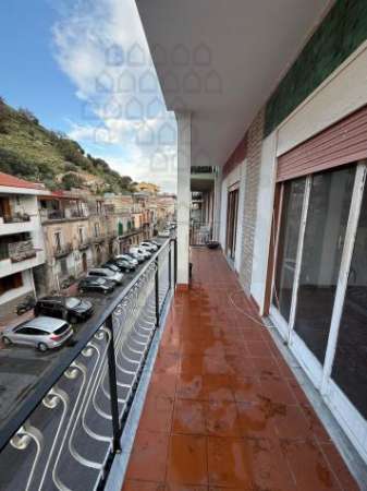 Foto APPARTAMENTO di 5 vani e di 140 mq (MESSINA) rif. 2vs17595