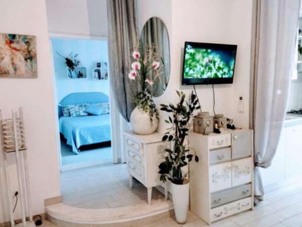 Foto APPARTAMENTO di 5 vani e di 80 mq (FOLLONICA) rif. S28