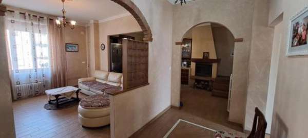 Foto APPARTAMENTO di 6 vani e di 120 mq (VICCHIO) rif. AAI752
