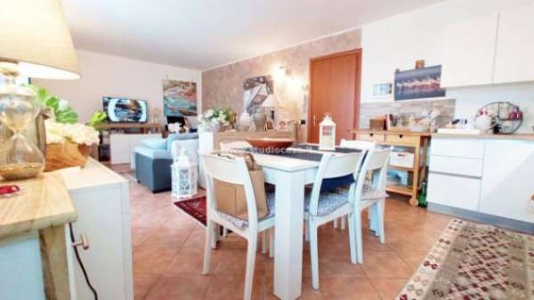 Foto Appartamento di 70 m con 3 locali e box auto in vendita a Clusone