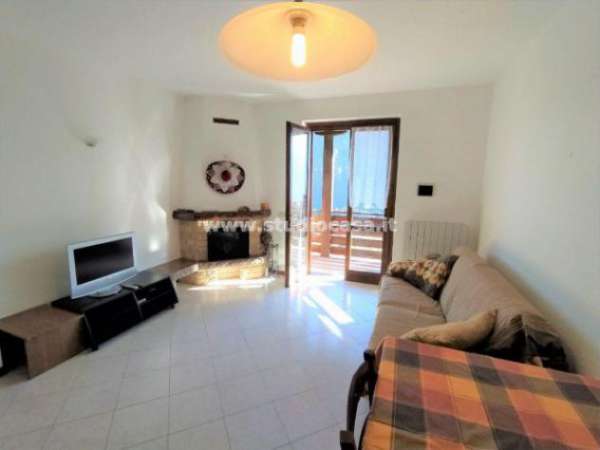Foto Appartamento di 70 m con 3 locali e box auto in vendita a Clusone