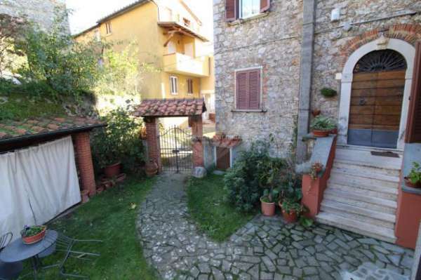 Foto APPARTAMENTO di 8 vani e di 90 mq (PIETRASANTA) rif. 348/VE
