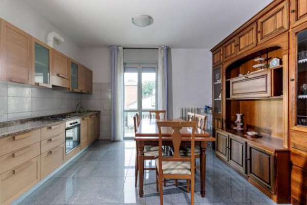 Foto Appartamento di 80 m con 3 locali e box auto in vendita a Soliera