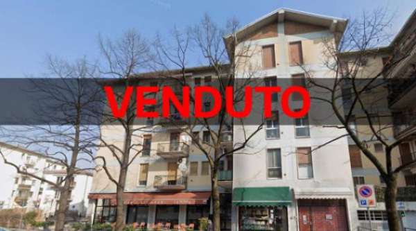 Foto Appartamento di 90 m con 4 locali e box auto in vendita a Verona