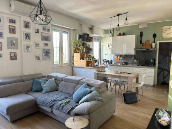Foto Appartamento di 95 m con 3 locali in vendita a Senago