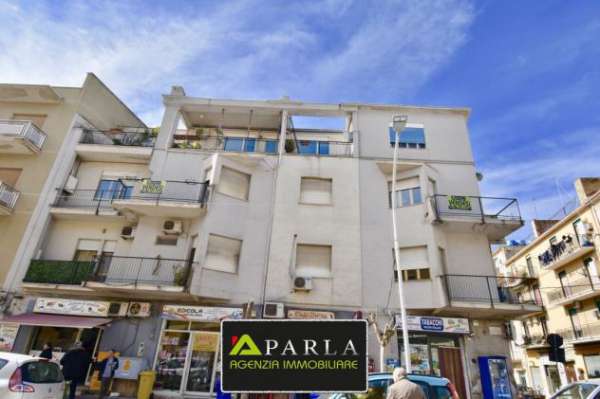 Foto Appartamento di fronte la scuola De Amicis Canicatt�