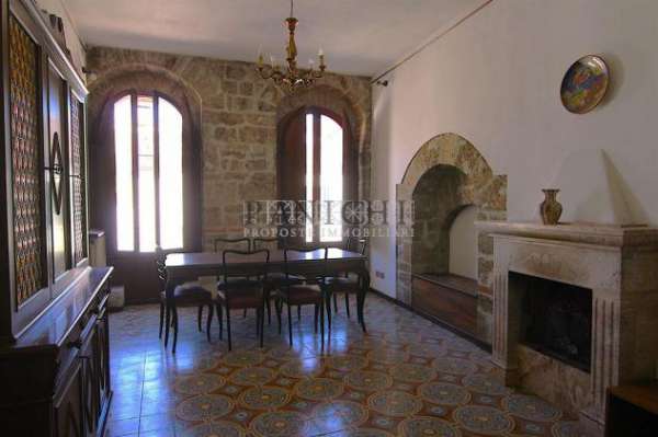 Foto Appartamento in palazzo storico con cantina