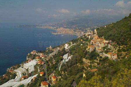 Foto Appartamento in Vendita, 2 Locali, 1 Camera, 40 mq (VENTIMIGLIA