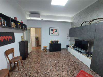 Foto Appartamento in Vendita, 3 Locali, 2 Camere, 80 mq (PRATO SAN PA