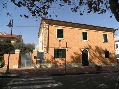 Foto Appartamento in Vendita, 3 Locali, 2 Camere, 80 mq (ROSIGNANO MA