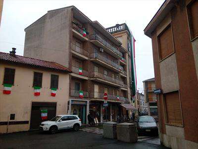 Foto Appartamento in Vendita, 3 Locali, 2 Camere, 95 mq (TROMELLO)