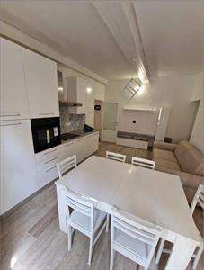 Foto Appartamento in Vendita, 4 Locali, 2 Camere, 120 mq (PORTOFERRAI