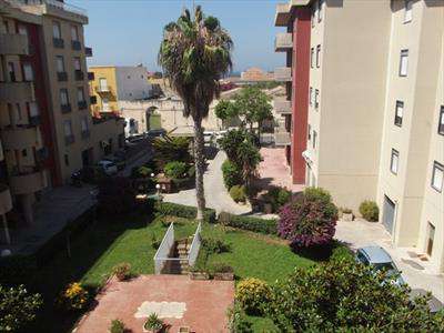 Foto Appartamento in Vendita, 4 Locali, 2 Camere, 130 mq (MARSALA LAT