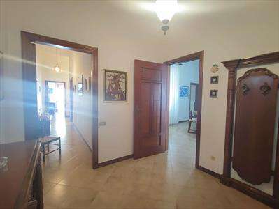 Foto Appartamento in Vendita, 4 Locali, 2 Camere, 140 mq (MATERA SEMI