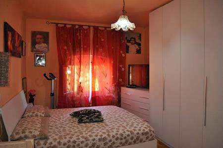 Foto Appartamento in Vendita, 4 Locali, 2 Camere, 70 mq (CARRARA CENT