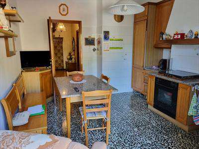 Foto Appartamento in Vendita, 4 Locali, 2 Camere, 90 mq (AULLA)