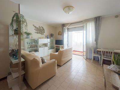 Foto Appartamento in Vendita, 4 Locali, 3 Camere, 100 mq (SALERNO MAT