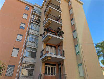 Foto Appartamento in Vendita, 4 Locali, 3 Camere, 110 mq (ACIREALE AC