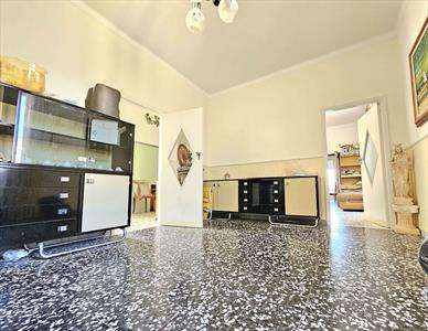 Foto Appartamento in Vendita, 4 Locali, 3 Camere, 130 mq (ALTAMURA CE