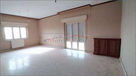 Foto Appartamento in Vendita, 4 Locali, 3 Camere, 150 mq (CANICATTI'