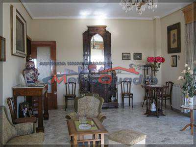 Foto Appartamento in Vendita, 4 Locali, 3 Camere, 150 mq (CANICATTI'