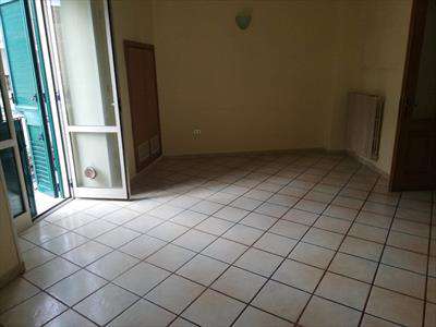 Foto Appartamento in Vendita, 4 Locali, 3 Camere, 80 mq (NOLA NOLA)