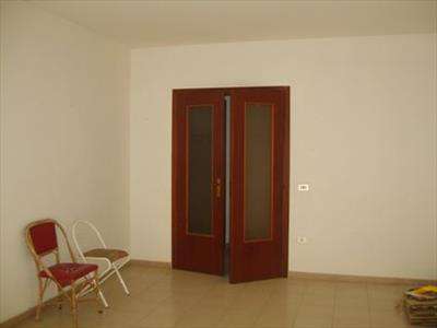 Foto Appartamento in Vendita, 5 Locali, 3 Camere, 105 mq (MARSALA CEN