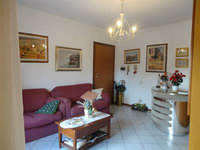Foto Appartamento in Vendita, 5 Locali, 3 Camere, 107 mq (GAMBASSI TE