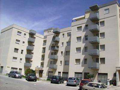 Foto Appartamento in Vendita, 5 Locali, 3 Camere, 135 mq (MARSALA CEN