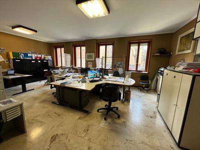 Foto Appartamento in Vendita, 5 Locali, 4 Camere, 205 mq (PIACENZA CE