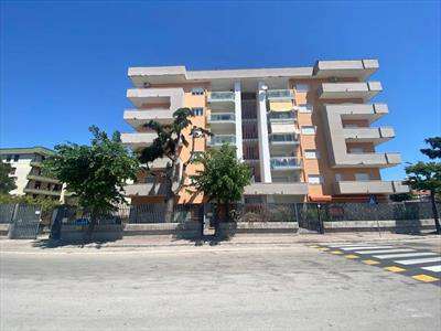 Foto Appartamento in Vendita, 6 Locali, 2 Camere, 143 mq (SANTA MARIA