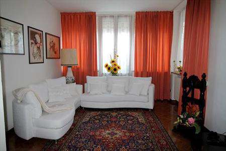Foto Appartamento in Vendita, 6 Locali, 2 Camere, 190 mq (MELDOLA)