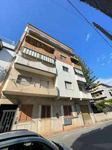 Foto Appartamento in Vendita, 6 Locali, 310 mq (MELITO DI PORTO SALVO