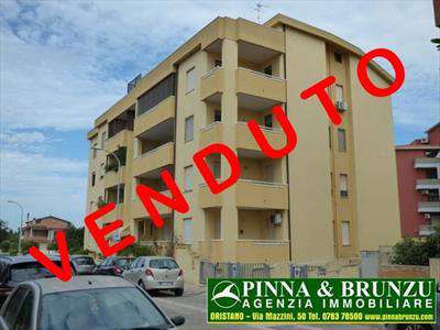 Foto Appartamento in Vendita, 6 Locali, 4 Camere, 172 mq (ORISTANO CE
