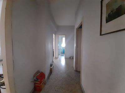 Foto Appartamento in Vendita, 6 Locali, 5 Camere, 138 mq (SALERNO CAR